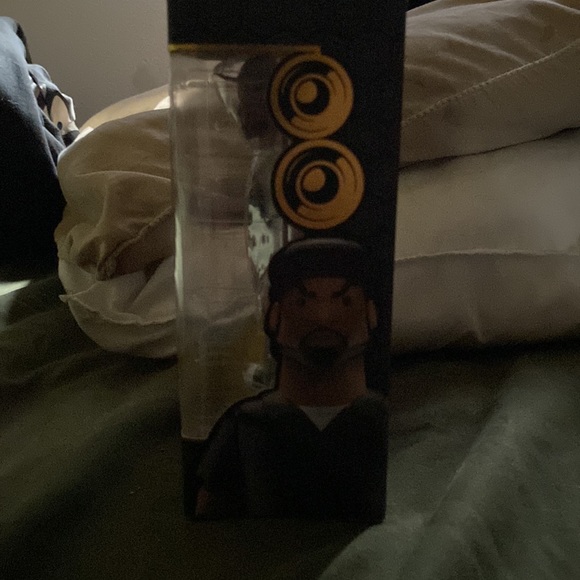 A funko gold ice cube premium vinyl figure - Picture 2 of 4